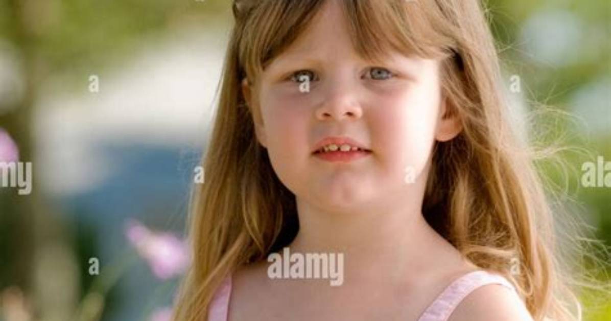 4-Year-Old Little Girl Shows Her Swimming Talent in a Pool, Many Hail Her for Being So Good in Video