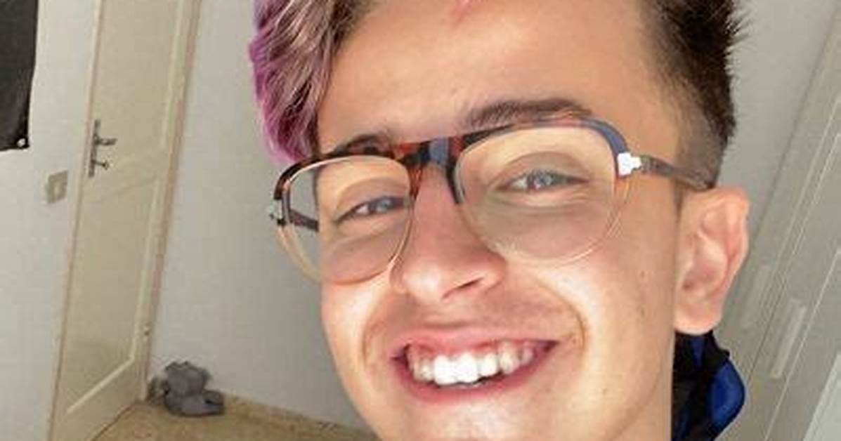 Adexe- Wiki, Height, Net Worth, Girlfriend