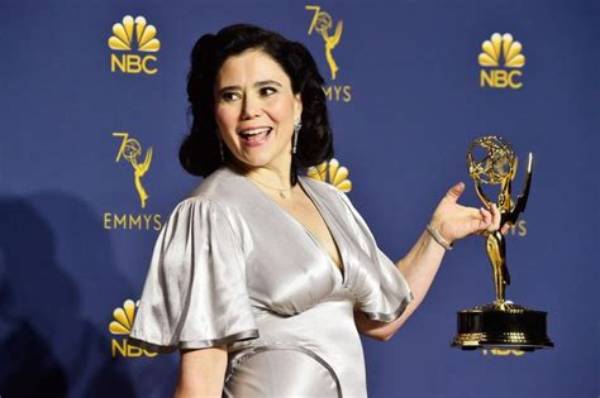 Alex Borstein Net Worth – How Much Is Borstein Worth?