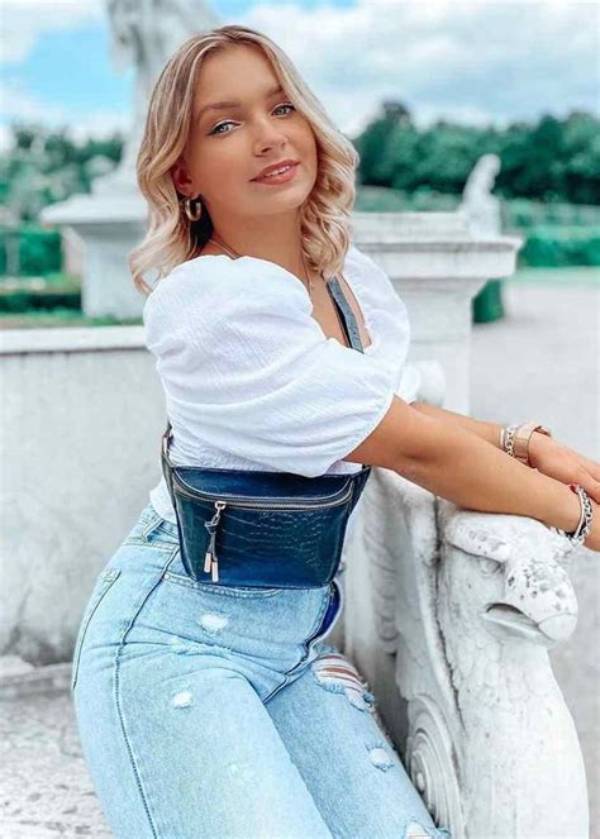 Alina Mour- Bio, Wiki, Height, Weight, Net Worth, Relationship