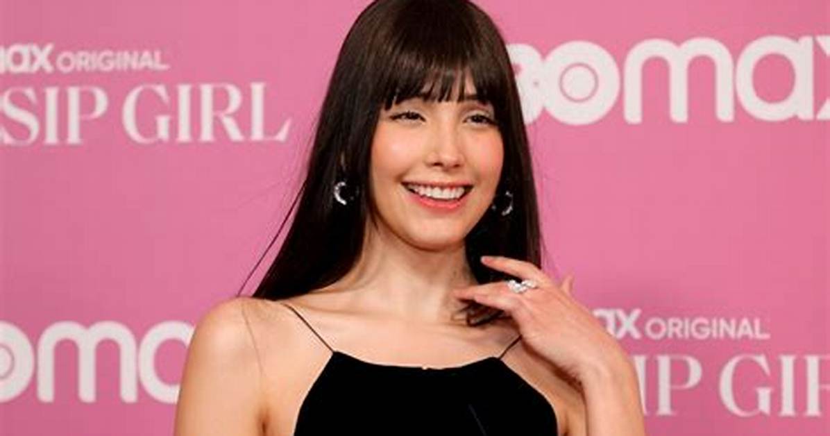 All About Transgender Actress Zión Moreno