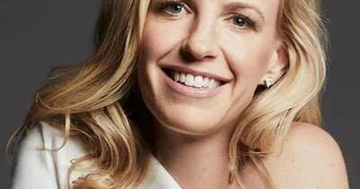 Aly Wagner Fox Sports, Bio, Wiki, Age, Height, Husband, Soccer, Salary, and Net Worth