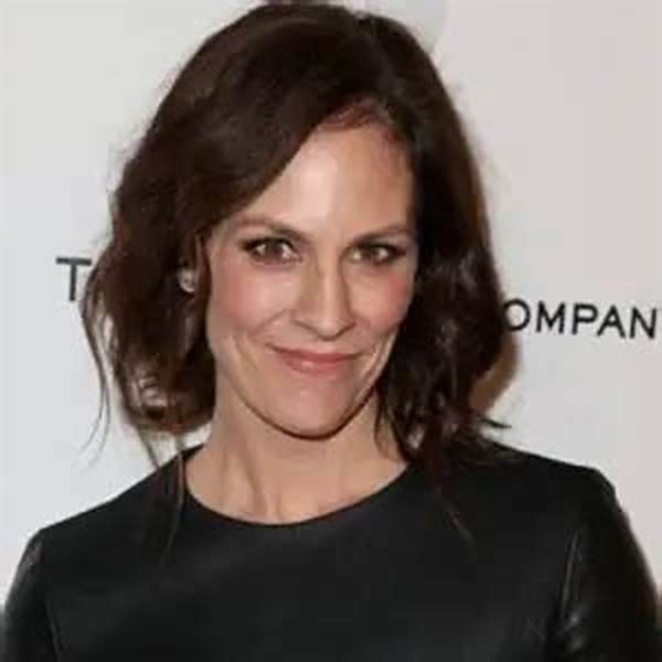 Annabeth Gish- Wiki, Height, Net Worth, Husband, Marriage