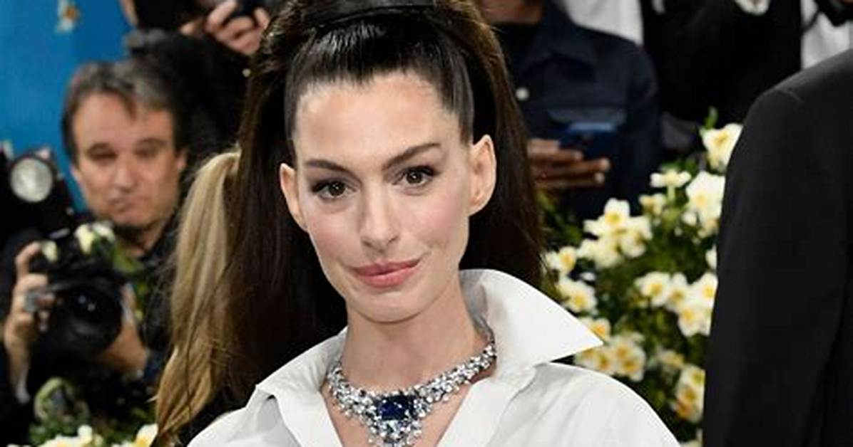 Anne Hathaway Net Worth – How Much Is Anne Hathaway Worth?