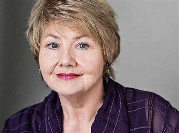 Annette Badland Net Worth
