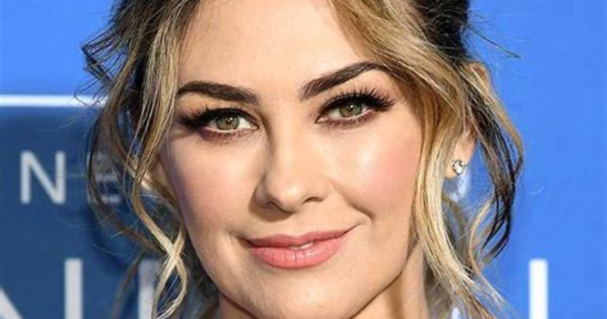 Aracely Ar%C3%A1Mbula 150. Jpg