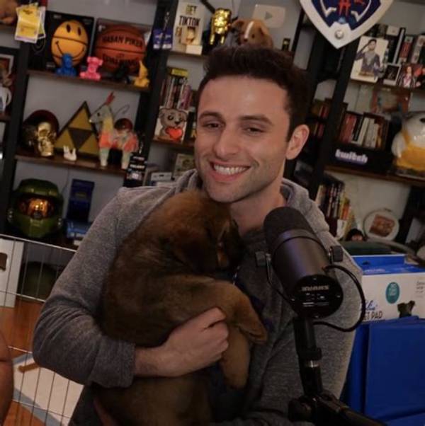 Austinshow Estimated Net Worth, Age, Affairs, Height, Dating, Relationship Stats, Salary as Well as Short Biography with Top 10 Popular Facts!