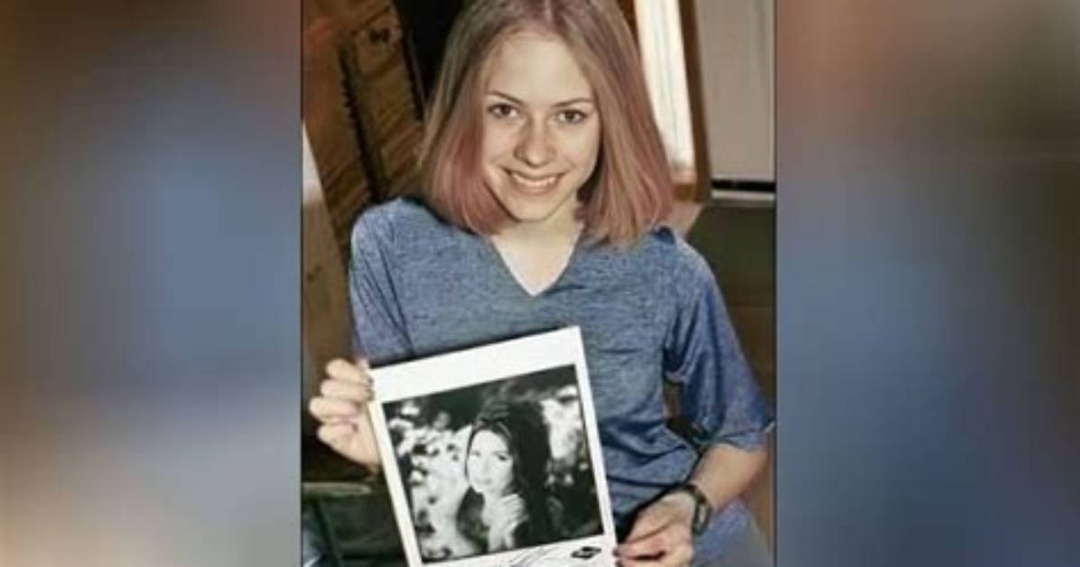 Avril Lavigne- Early Life, Relationships, Career, and Net Worth