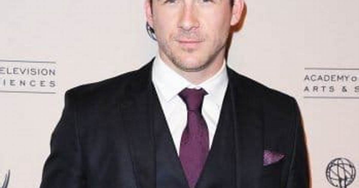 Barry Sloane Height