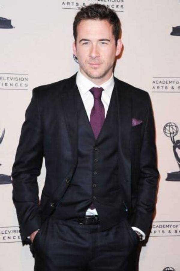 Barry Sloane Height