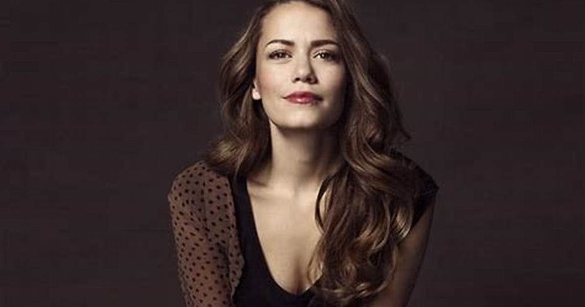 Bethany Joy Lenz – Biography, Facts & Life Story