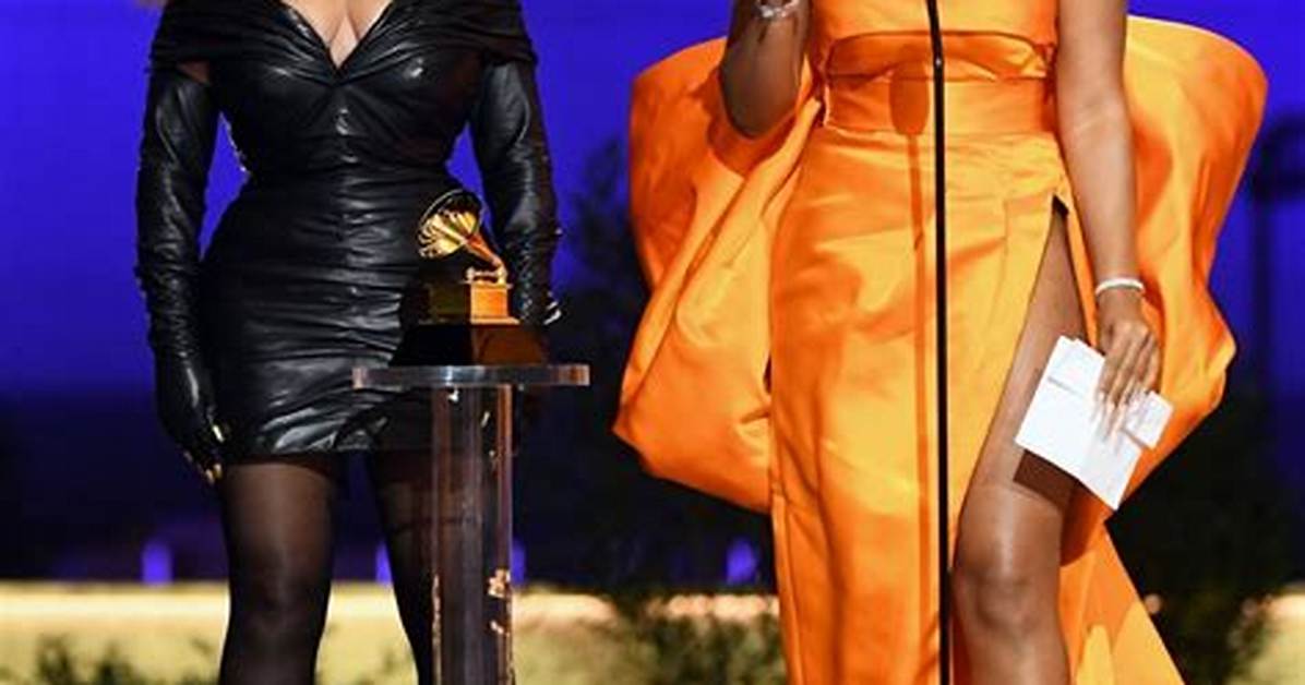 Beyonc%C3%A9 Shouts out to Lizzo During Break 150. Jpg