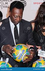 Brazilian Former Footballer Pele Health Condition: Is He Still Alive?