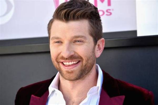 Brett Eldredge Shares the Meaning Behind “Castaway” and “Love Someone” from Upcoming Album – Celeb Secrets Country
