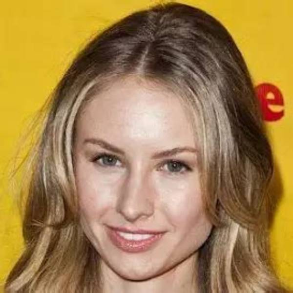 Caitlin Thompson Net Worth – How Much Is Caitlin Thompson Worth?