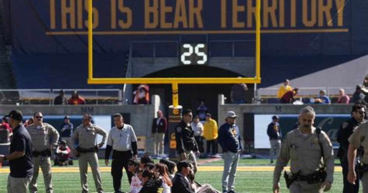 Cal, Usc Game Delayed by Midfield Protests over Uc Berkeley Professor Ivonne Del Valle