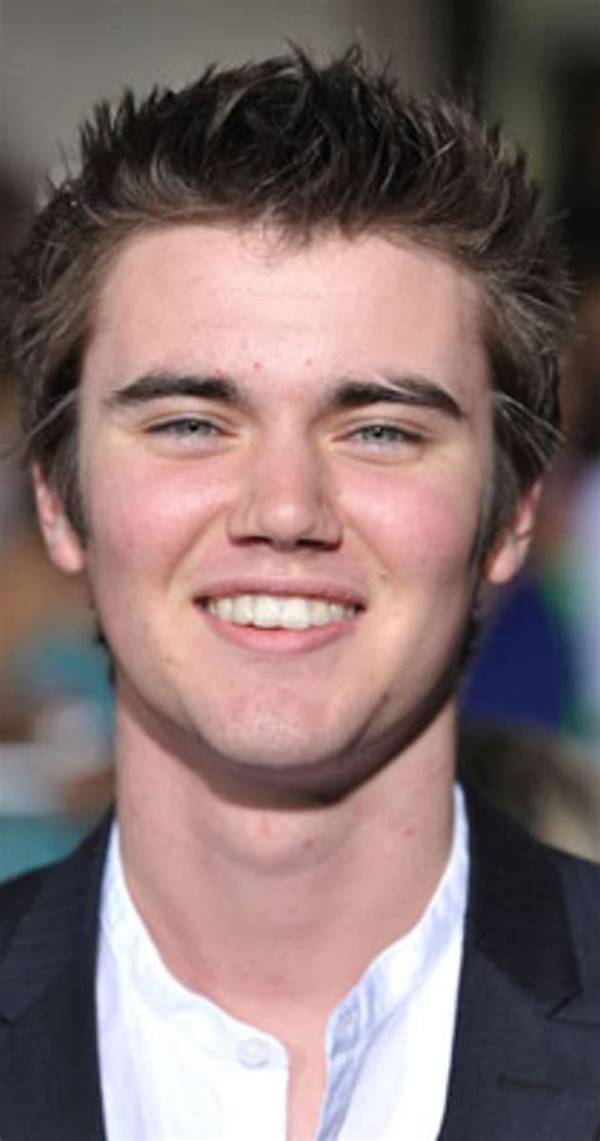 Cameron Bright – Biography, Facts & Life Story