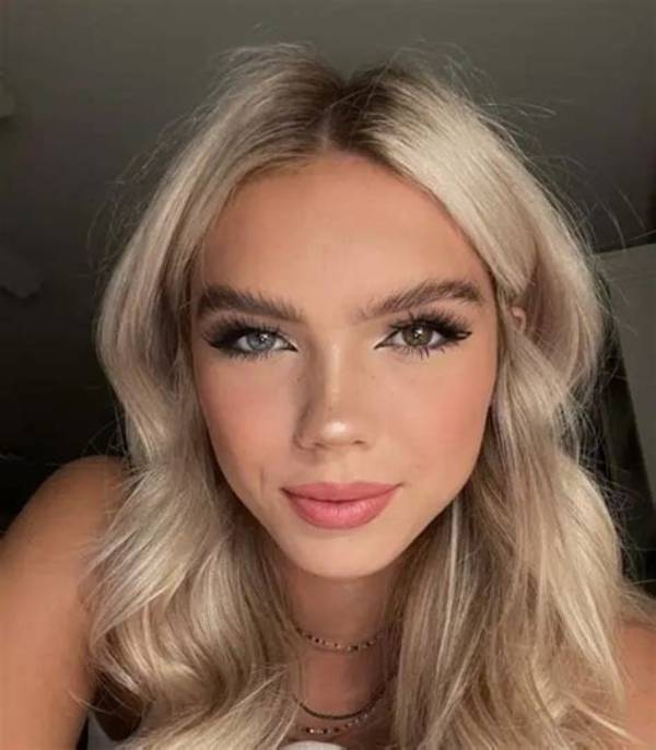 Caroline Gregory Net Worth 2024