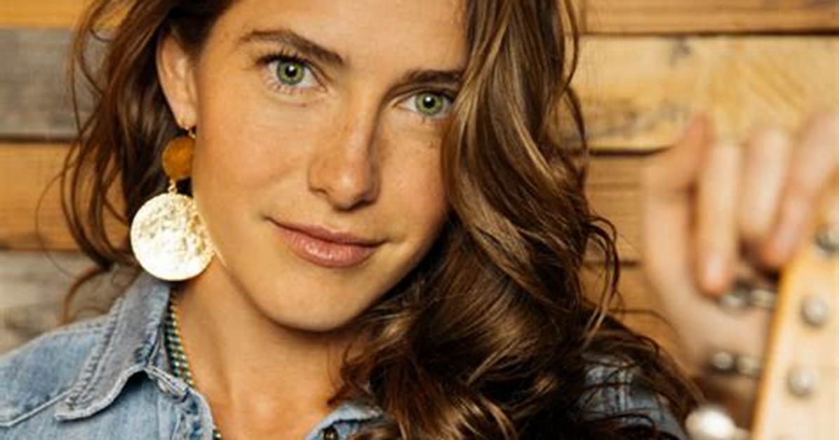 Caroline Jones Net Worth - How Much Does Caroline Jones Make?