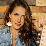 Caroline Jones Net Worth - How Much Does Caroline Jones Make?