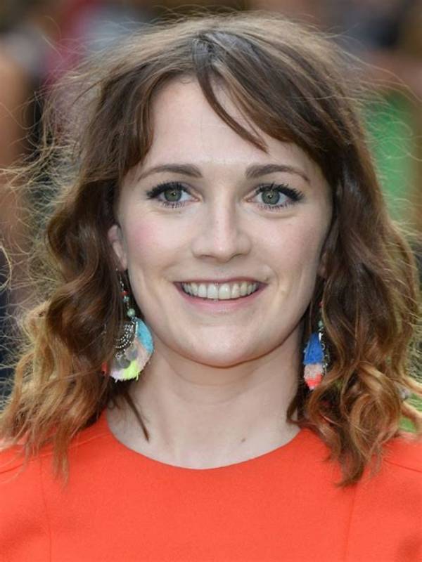 Charlotte Ritchie – English Actress, Singer & Composer | Age, Bio, Wiki, Career, Movies, Songs & Boyfriend