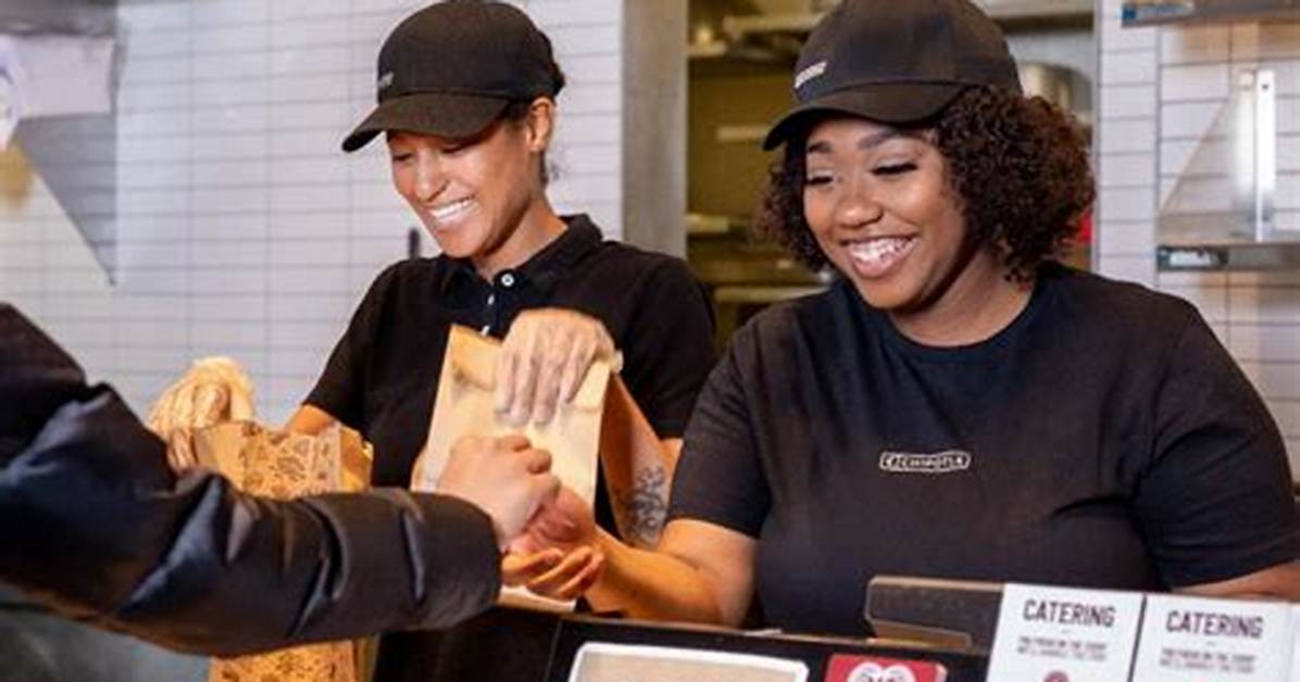 Chipotle Employees Say They Intentionally Give Online Orders “Half-Scoops” in Meals