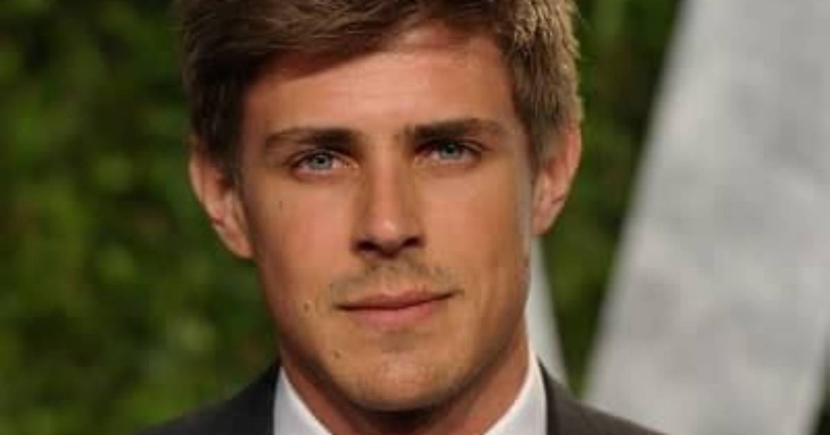 Chris Lowell Actor, Bio, Wiki, Age, Height, Wife, in the Help, Private Practice, and Net Worth