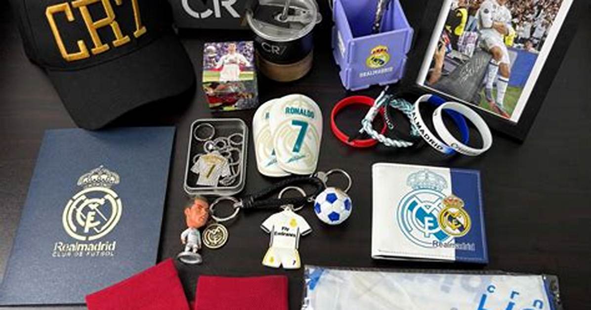 Cristiano Ronaldo Gifts Rashford a Real Madrid Jersey