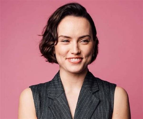 Daisy Ridley – Biography, Facts & Life Story