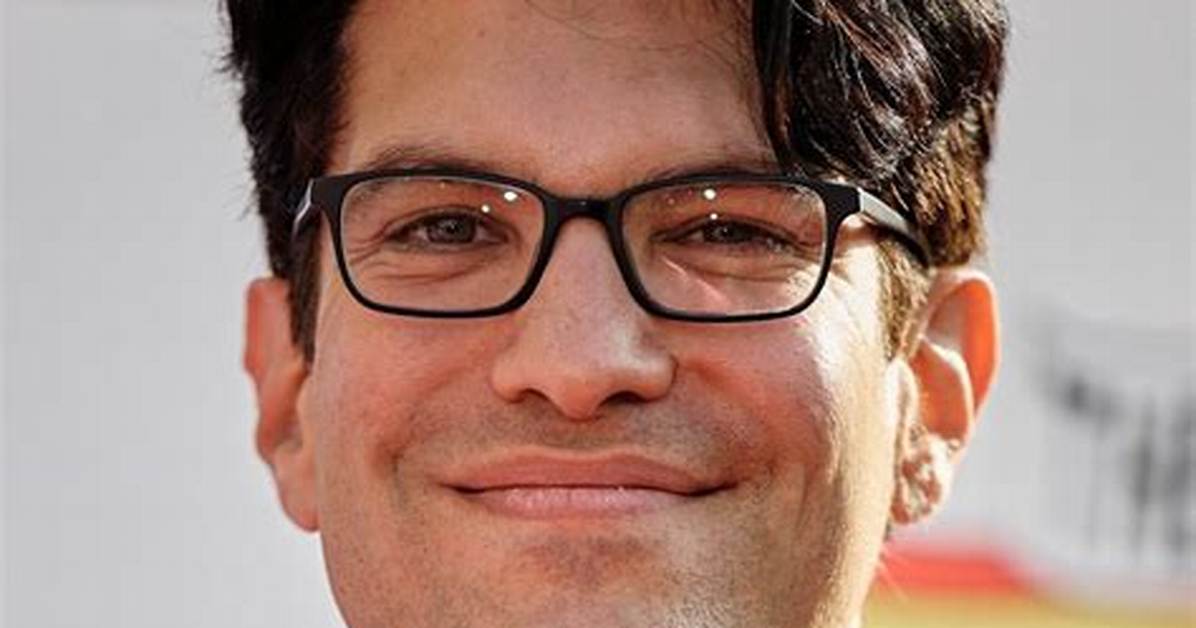 Dan Mintz Comedian, Bio, Wiki, Age, Height, Family, Wife, Standup, Tina, and Net Worth
