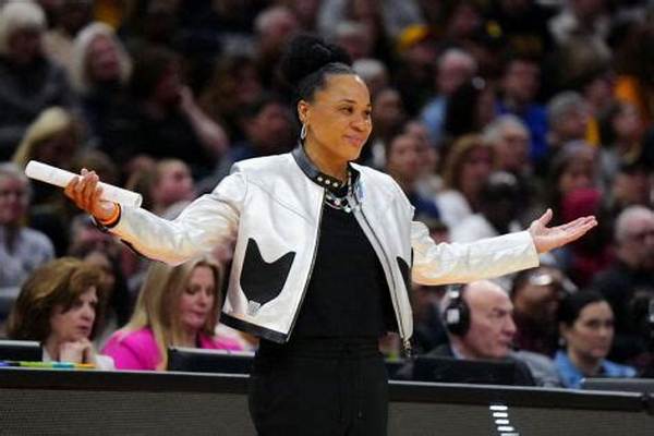 Dawn Staley Net Worth – How Much Is Staley Worth?