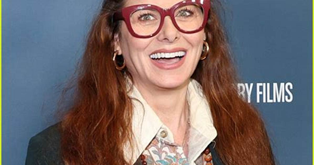 Debra Messing Net Worth 2024