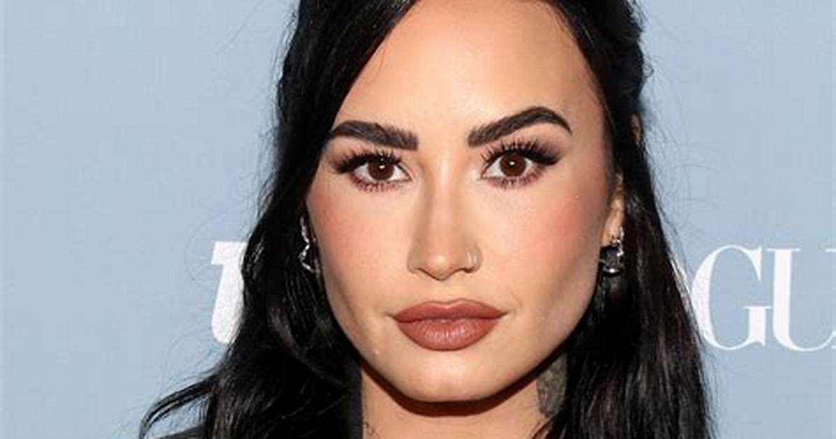 Demi Lovato Was Hacked & Fans Are Worried About Her Mental Health