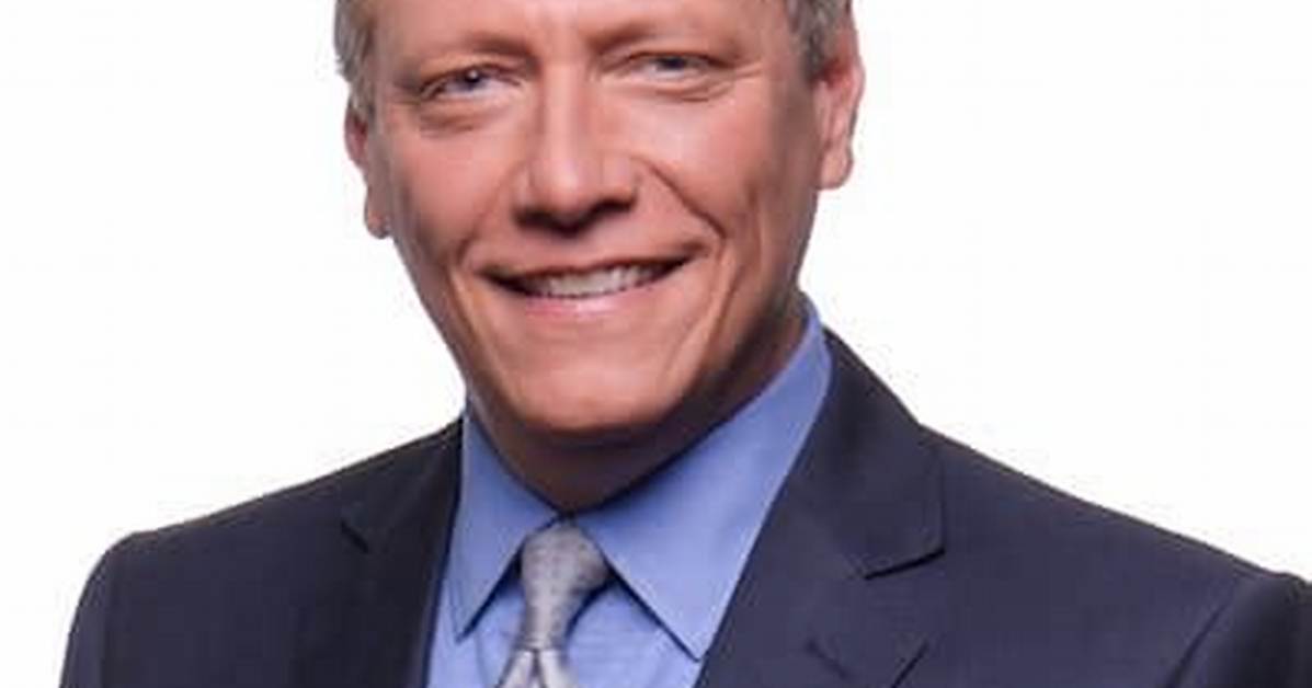 Devin Scillian Wdiv, Bio, Wiki, Age, Height, Wife, Books, Salary, and Net Worth