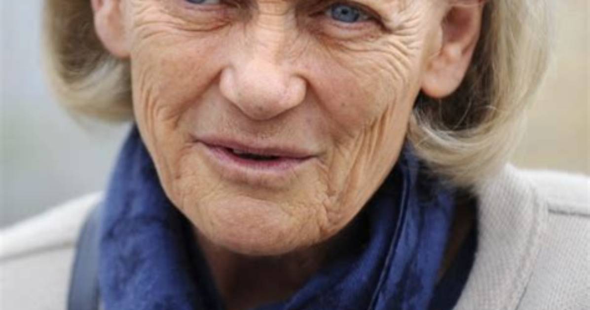 Elisabeth Badinter & Family Net Worth