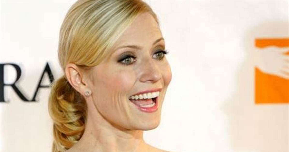 Emily Procter Net Worth – How Much Is Procter Worth?