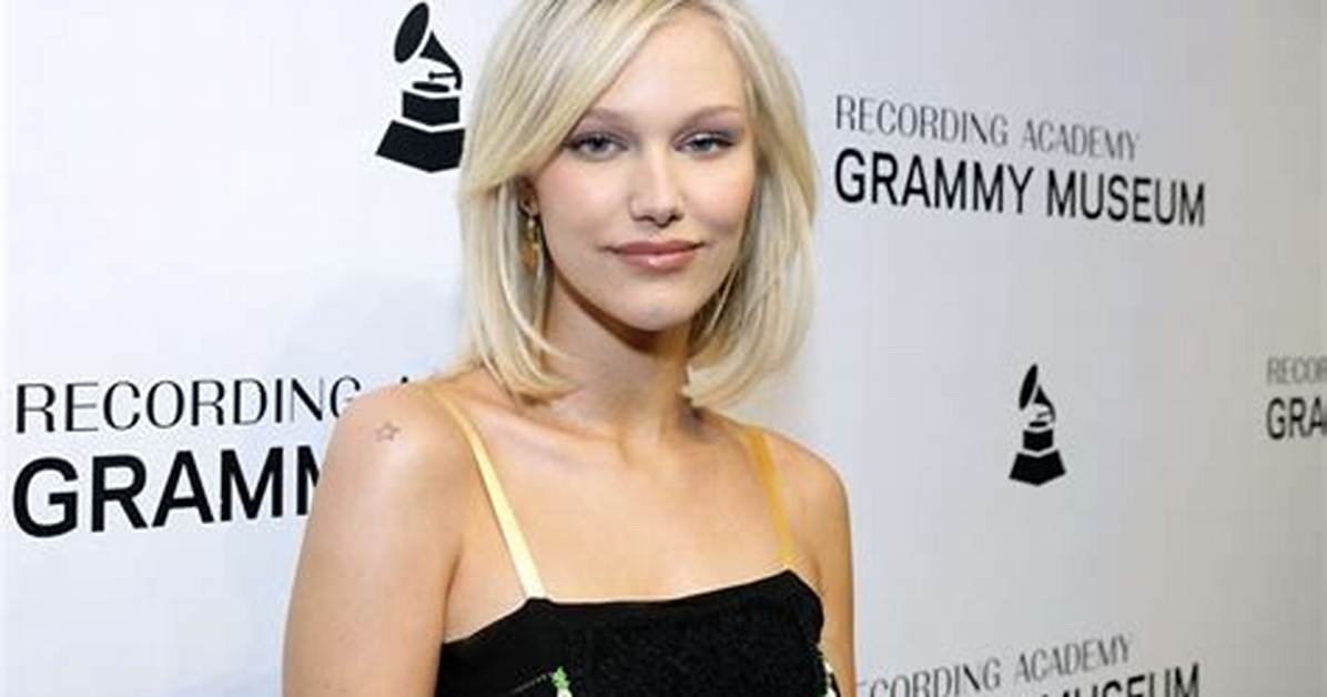 Grace Vanderwaal Net Worth - How Much Does Grace Vanderwaal Make?