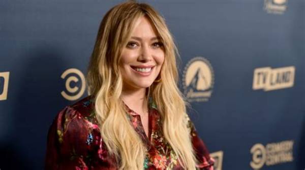 Hilary Duff Announces 'How I Met Your Father' Season 2 Premiere Date