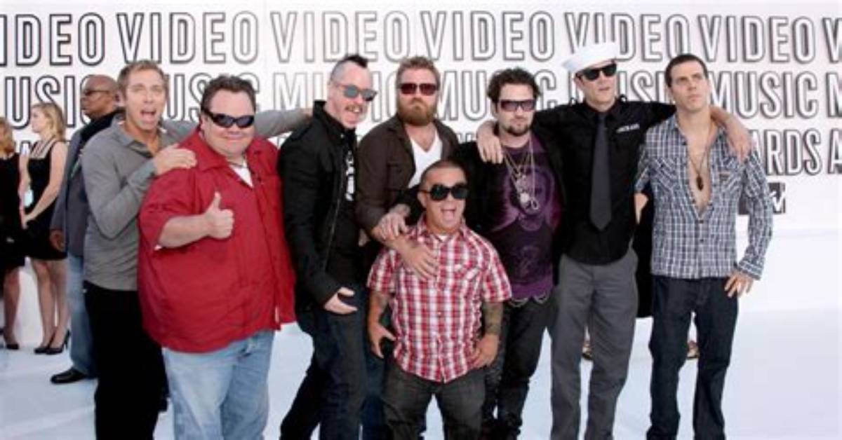 How Old Was the 'Jackass' Cast in Season 1? They Were Basically Babies