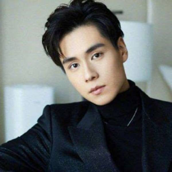 Hu Yitian- Wiki, Height, Net Worth, Relationship