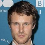 Hugh Skinner – British Actor | Net Worth, Age, Bio, Wiki, Career, Family, Nationality, Ethnicity, Partner, Photos and Facts