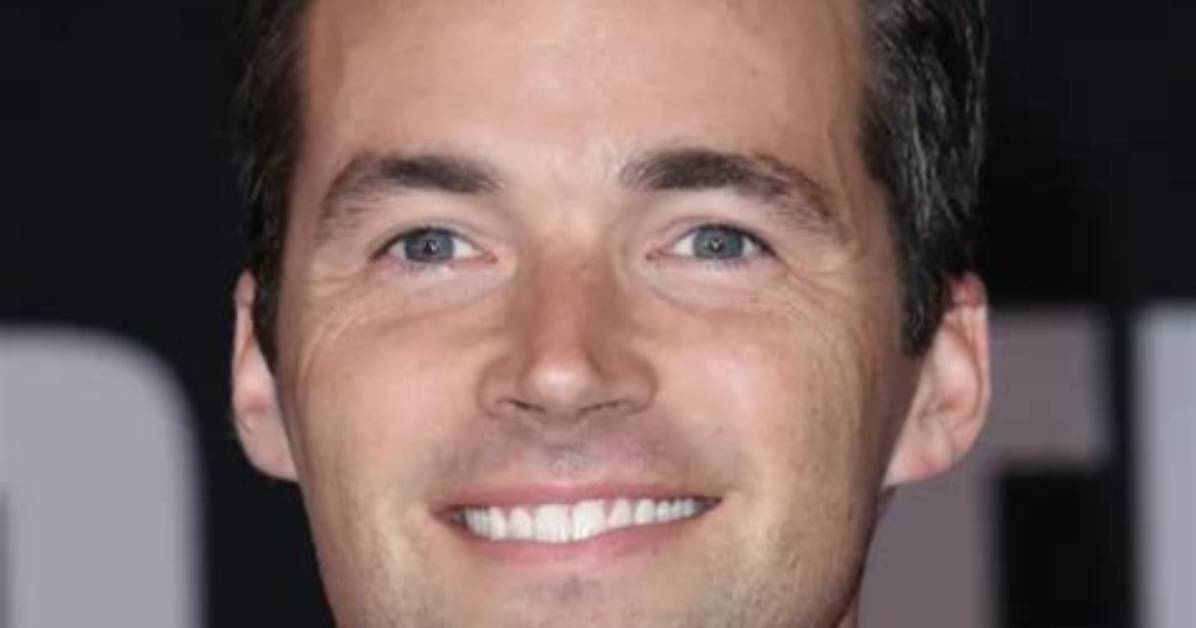 Ian Harding-Actor| Net Worth, Age, Height, Girlfriend, Ethnicity and Wiki!