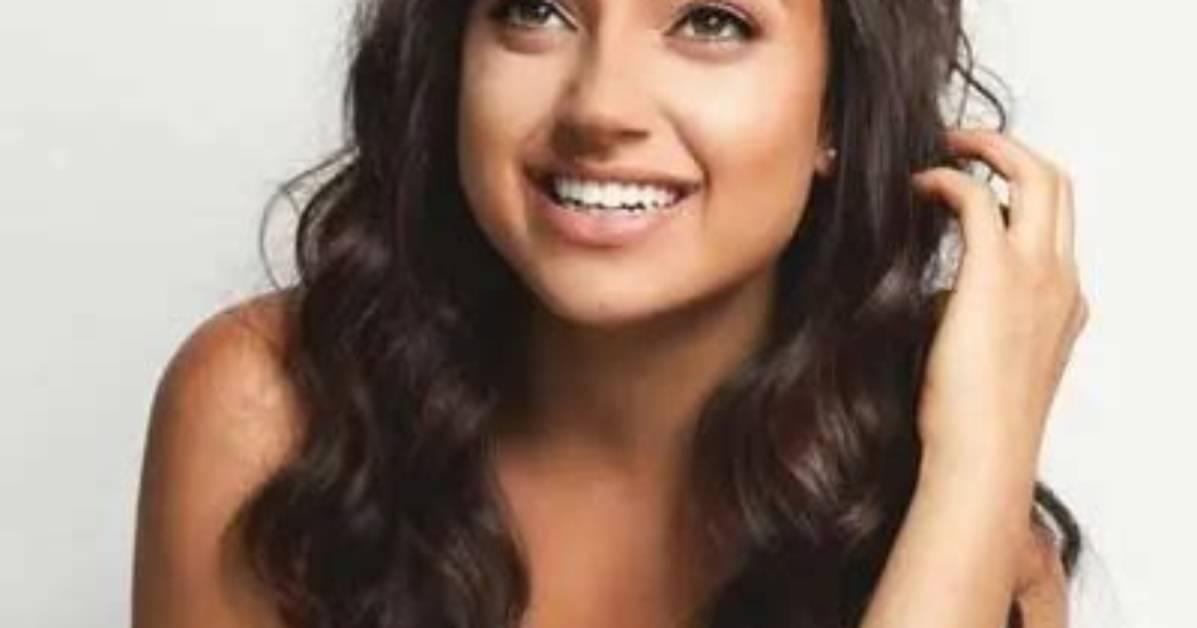Inanna Sarkis Height, Weight, Age, Boyfriend, Biography, Family & More