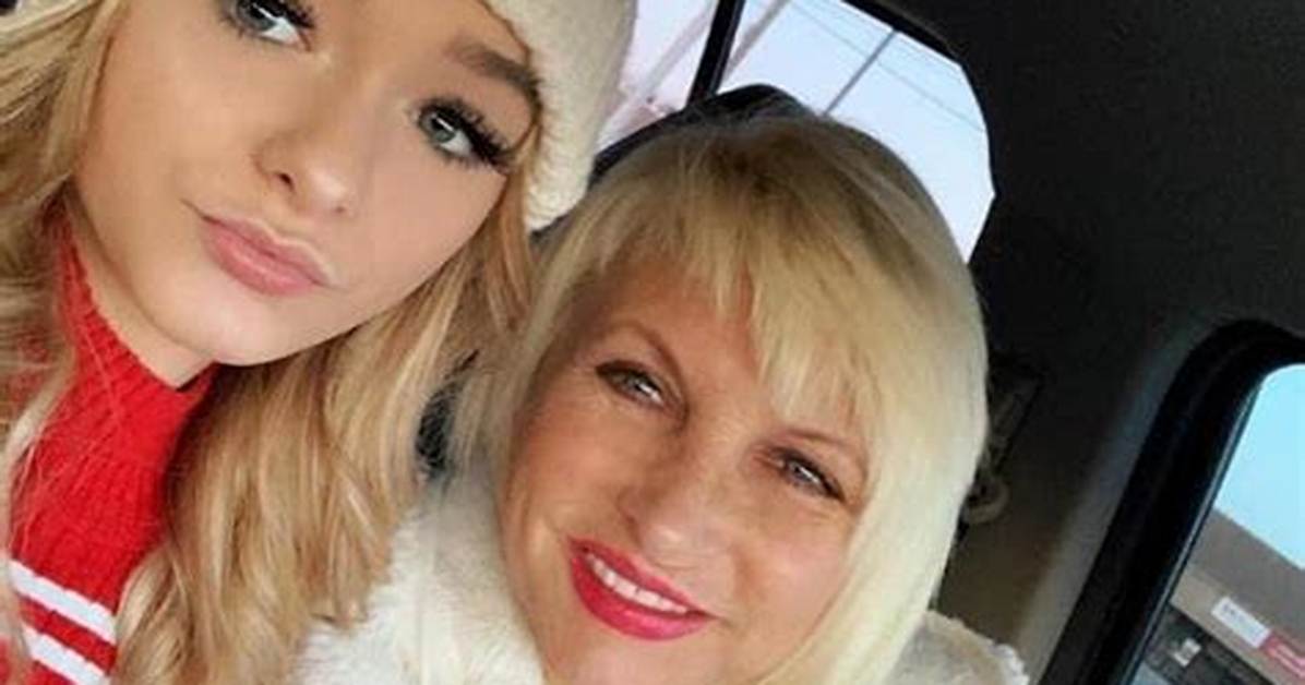 Influencer Zoe Laverne Day Reveals Her Mom Has Died