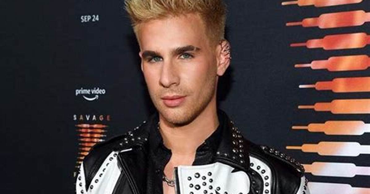 Is Brad Mondo Currently Dating? Asks for Dating Advice on Instagram