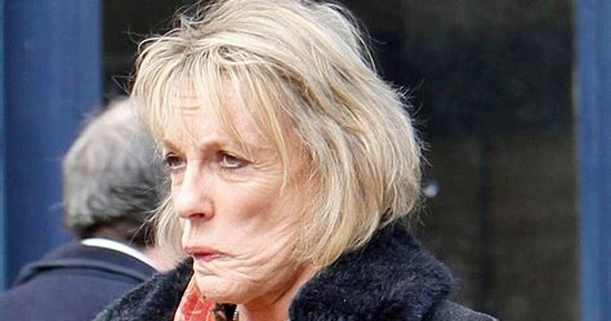 Is Esther Rantzen a Smoker? She Diagnosed with Lung Cancer