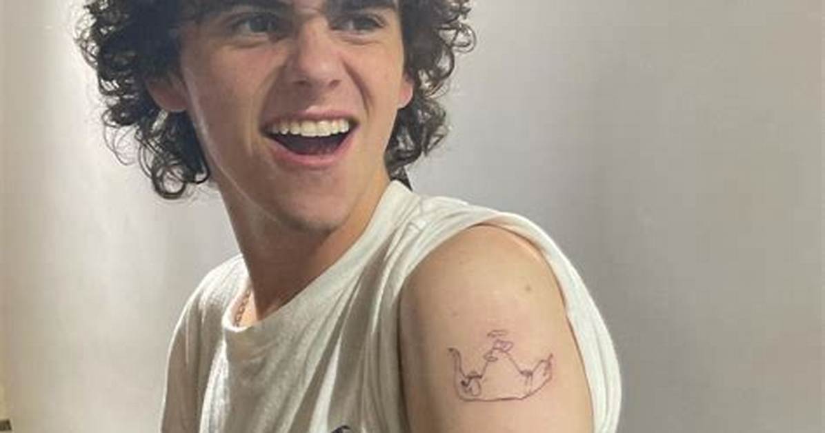 Jack Dylan Grazer Gay