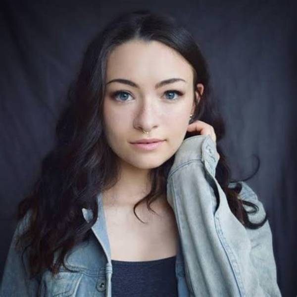 Jodelle Ferland – Biography, Facts & Life Story