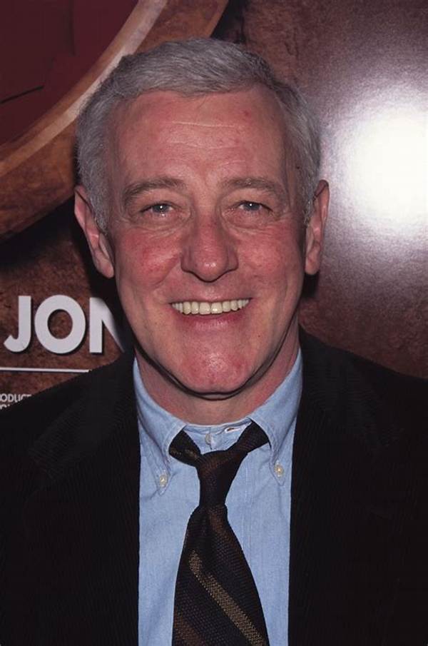 John Mahoney Height