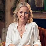 Jojo Moyes on the Events That Inspired ‘The Last Letter from Your Lover’